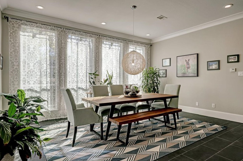 717 10 St, Houston TX  77008-6602 exterior