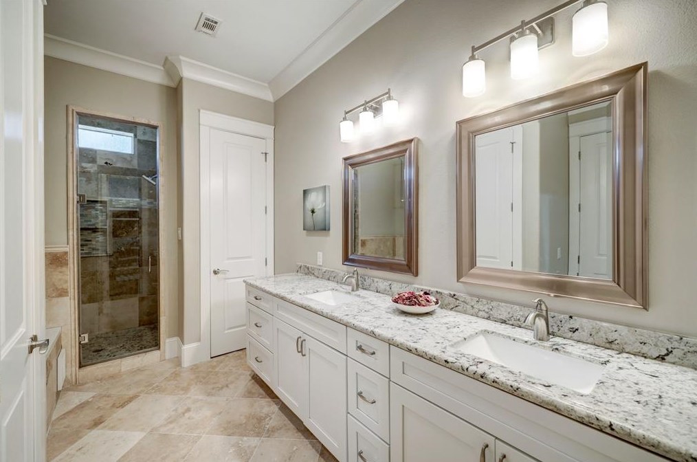 717 10 St, Houston TX  77008-6602 exterior