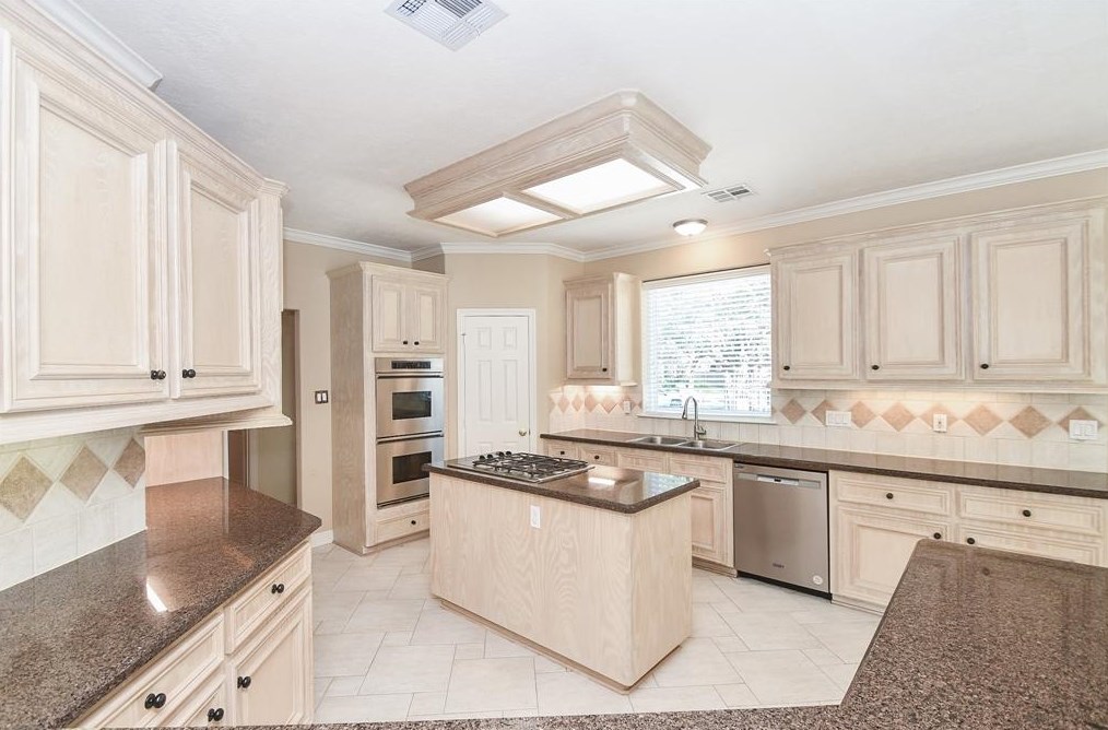 8522 Ivy Fls Ct, Houston TX  77040-1122 exterior