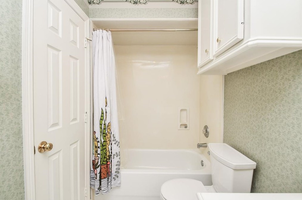 8522 Ivy Fls Ct, Houston TX  77040-1122 exterior