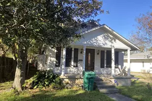 911 7th St, Orange, TX 77630 - Photo 3