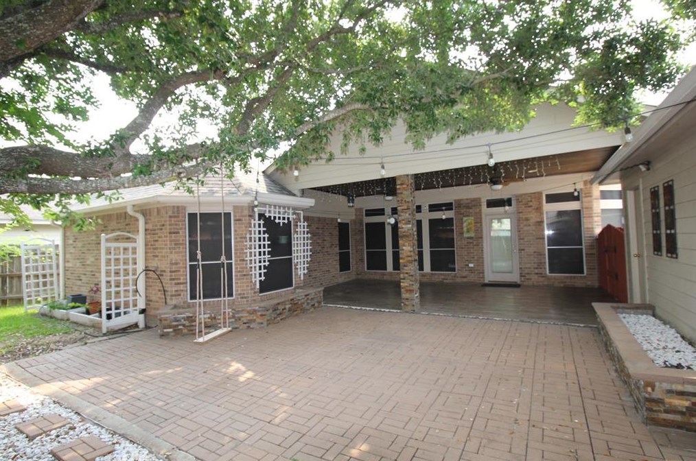 2506 Hampton Park Ln, Sugar Land TX  77479-1258 exterior