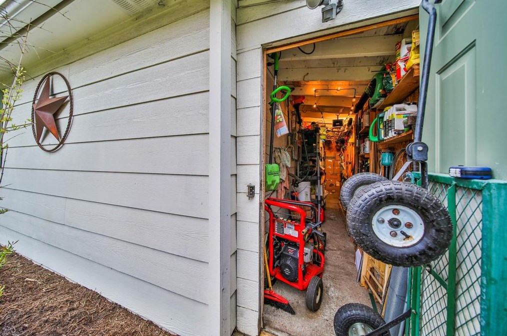 1010 Richelieu Ln, Houston TX 77018-1833 exterior