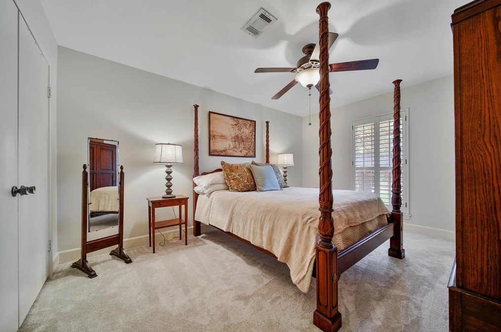 1010 Richelieu Ln, Houston TX 77018-1833 exterior