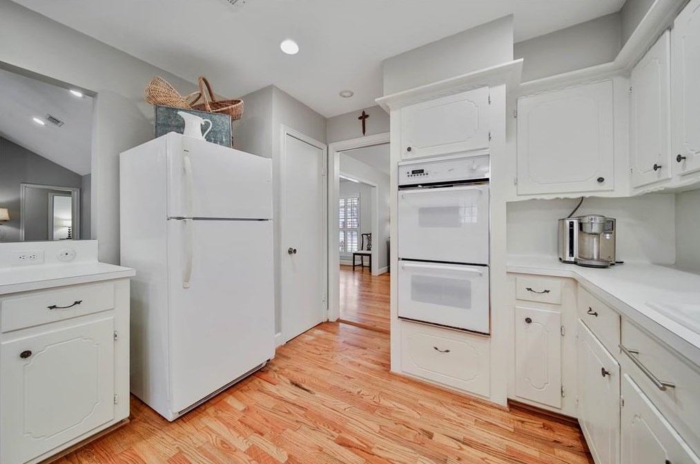 1010 Richelieu Ln, Houston TX 77018-1833 exterior