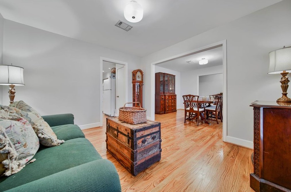 1010 Richelieu Ln, Houston TX 77018-1833 exterior