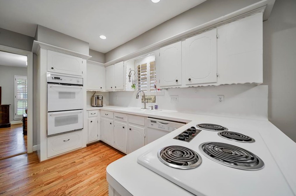 1010 Richelieu Ln, Houston TX 77018-1833 exterior