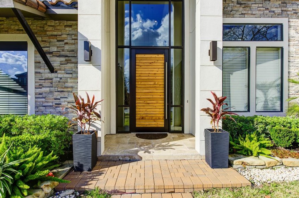 67 Lake Sterling Gate Dr, Spring TX  77379-7205 exterior