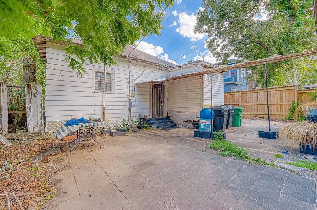 305 Archer St, Houston TX  77009-4607 exterior