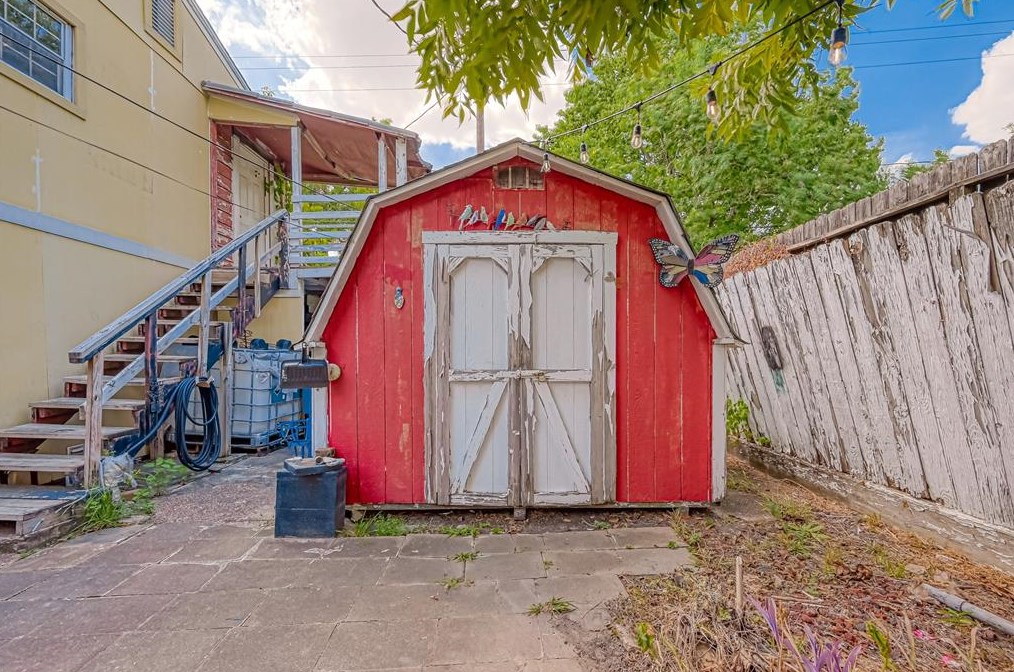 305 Archer St, Houston TX  77009-4607 exterior