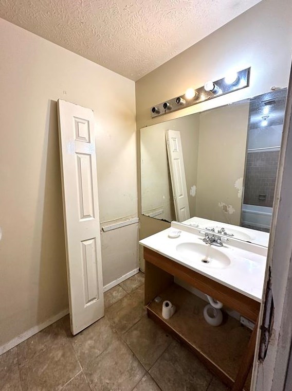 9318 Wellsworth Dr, Houston TX  77083-6160 exterior