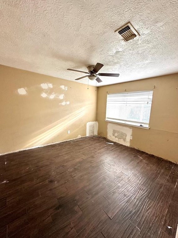 9318 Wellsworth Dr, Houston TX  77083-6160 exterior