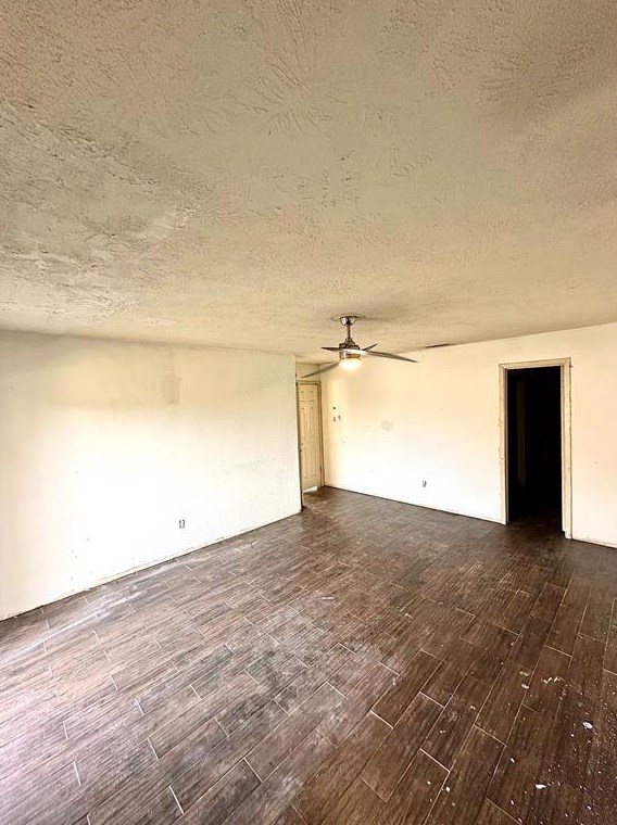 9318 Wellsworth Dr, Houston TX  77083-6160 exterior