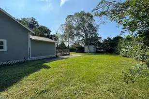 406 Cook St, Dayton, TX 77535 - Photo 3