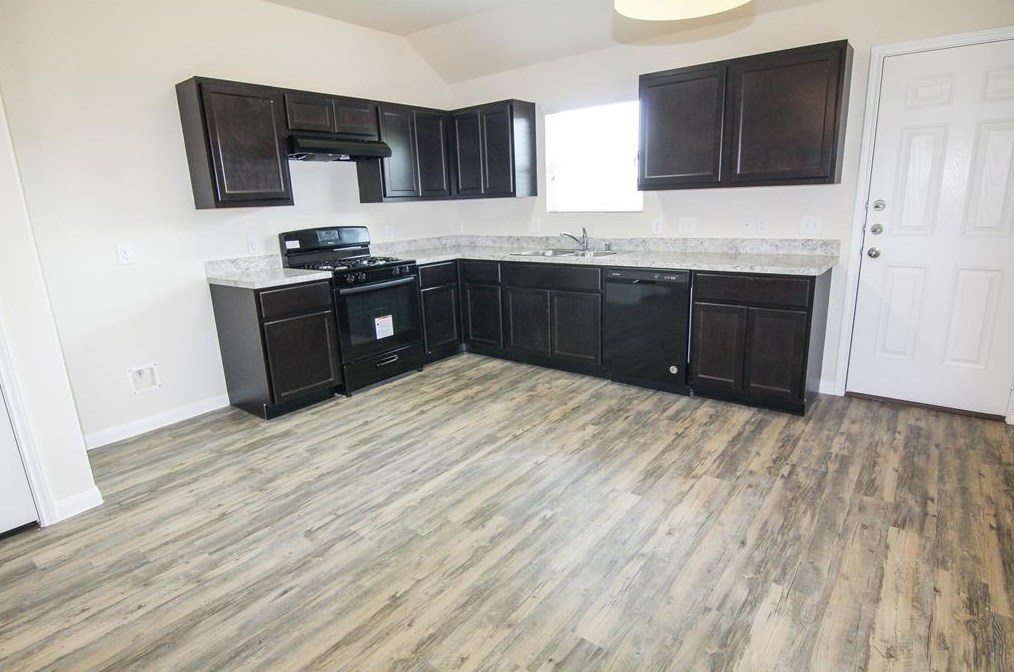 5431 Plantation Forest Dr, Katy TX  77449 exterior