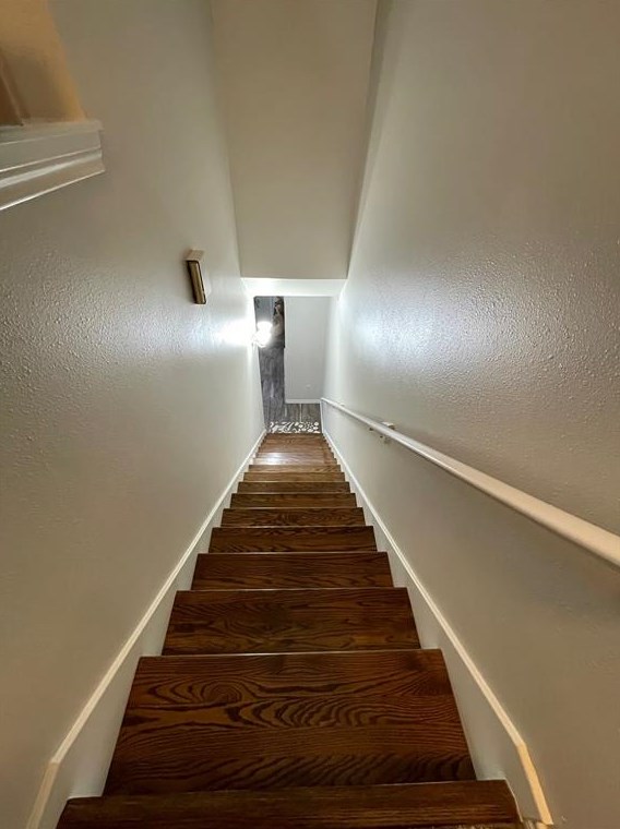 622 Wilcrest Dr, Houston TX  77042-2739 exterior