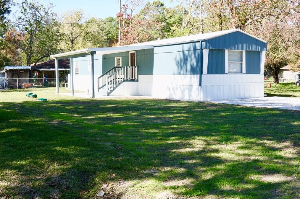 11207 Clearfield Dr, Houston TX  77044-5817 exterior