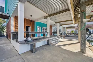 1022 Long Reach Dr, Tiki Island, TX 77554 - Photo 9