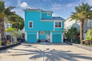 1022 Long Reach Dr, Tiki Island, TX 77554 - Photo 1