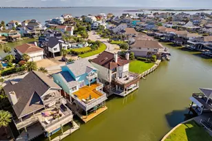 1022 Long Reach Dr, Tiki Island, TX 77554 - Photo 31