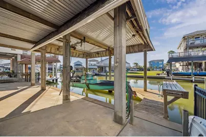 1022 Long Reach Drive, Tiki Island, TX 77554 - Photo 7