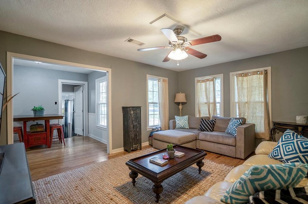 1007 Cowan Ave, Conroe TX  77301-1730 exterior