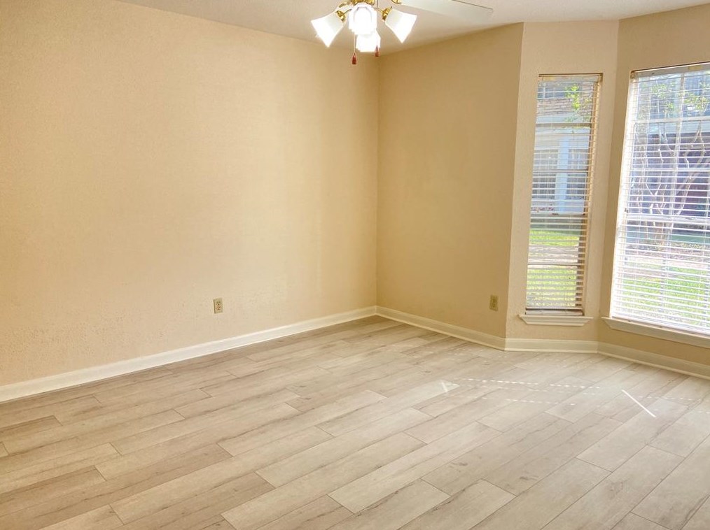 10351 Briar Frst Dr, Houston TX  77042-2322 exterior