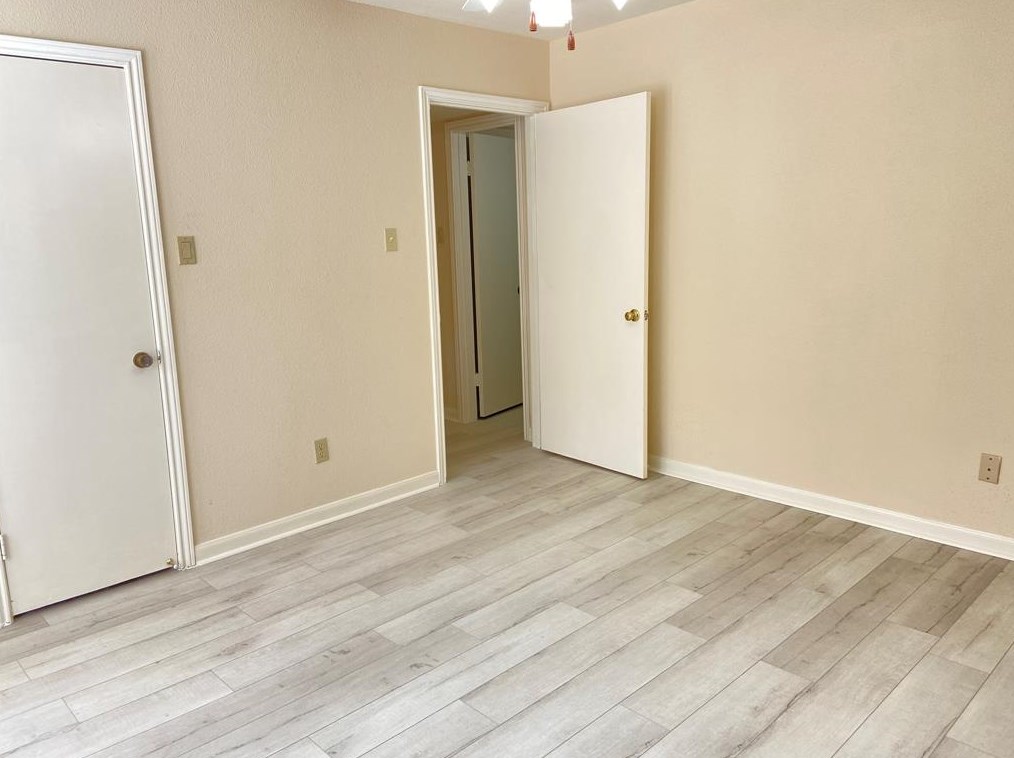 10351 Briar Frst Dr, Houston TX  77042-2322 exterior
