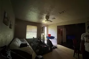 6026 Glenhurst Dr, Houston, TX 77033 - Photo 15