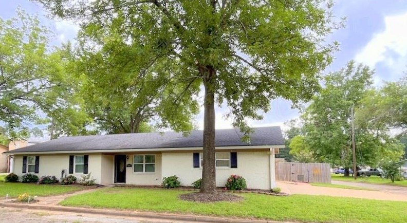 105 Rosewood Dr, Mapleton TX  75835-1321 exterior