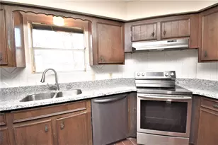 126 Rolling Wood Rd, Baytown, TX 77520 - Photo 11