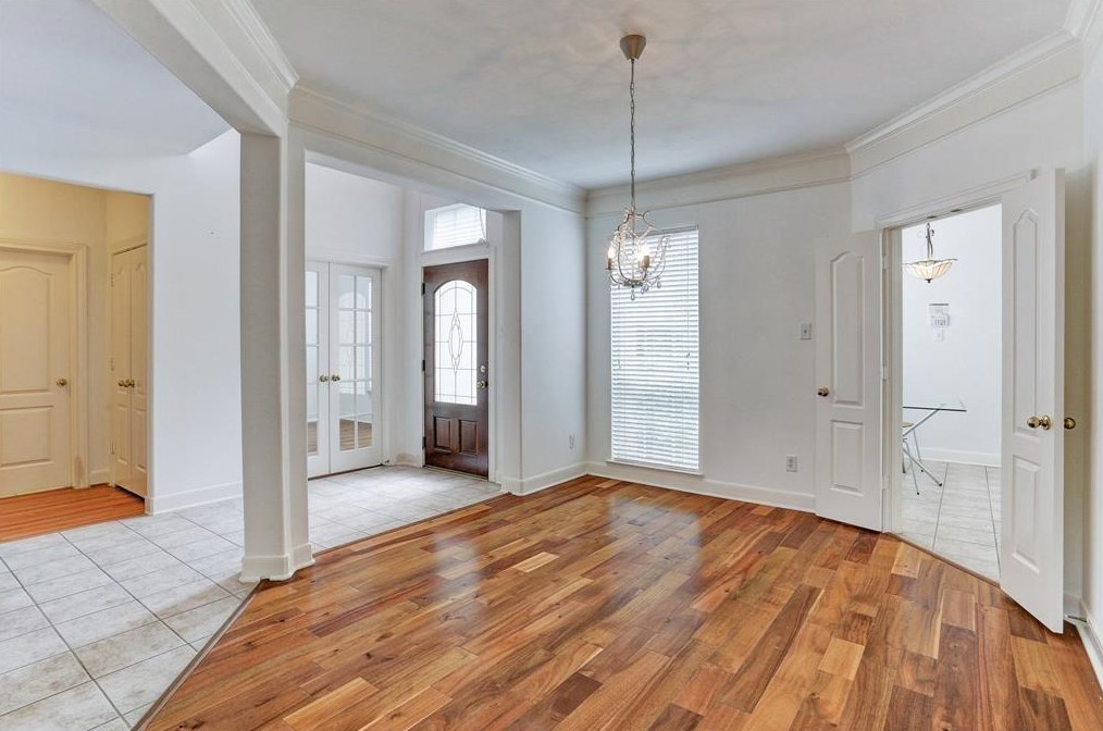 1620 Lakeside Enclave Dr, Houston TX  77077-1687 exterior