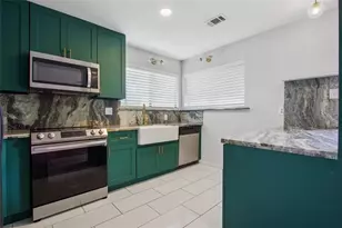 12011 Bob White Dr, Houston, TX 77035 - Photo 5