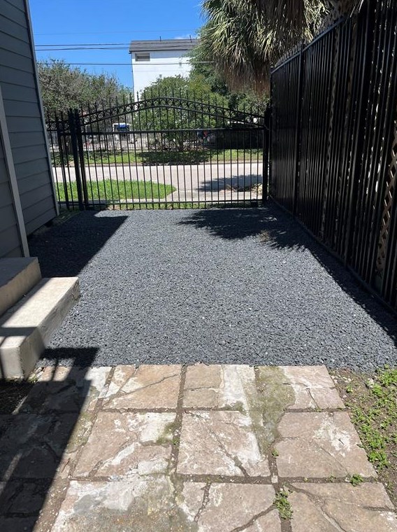 1503 Isabella St, Houston TX  77004-4059 exterior