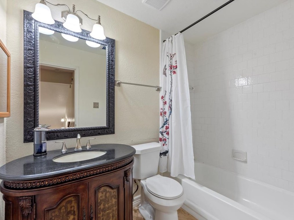 6003 Santa Christi Dr, Houston TX  77053-5065 exterior