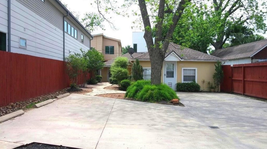 870 25th St, Houston TX  77009-1717 exterior