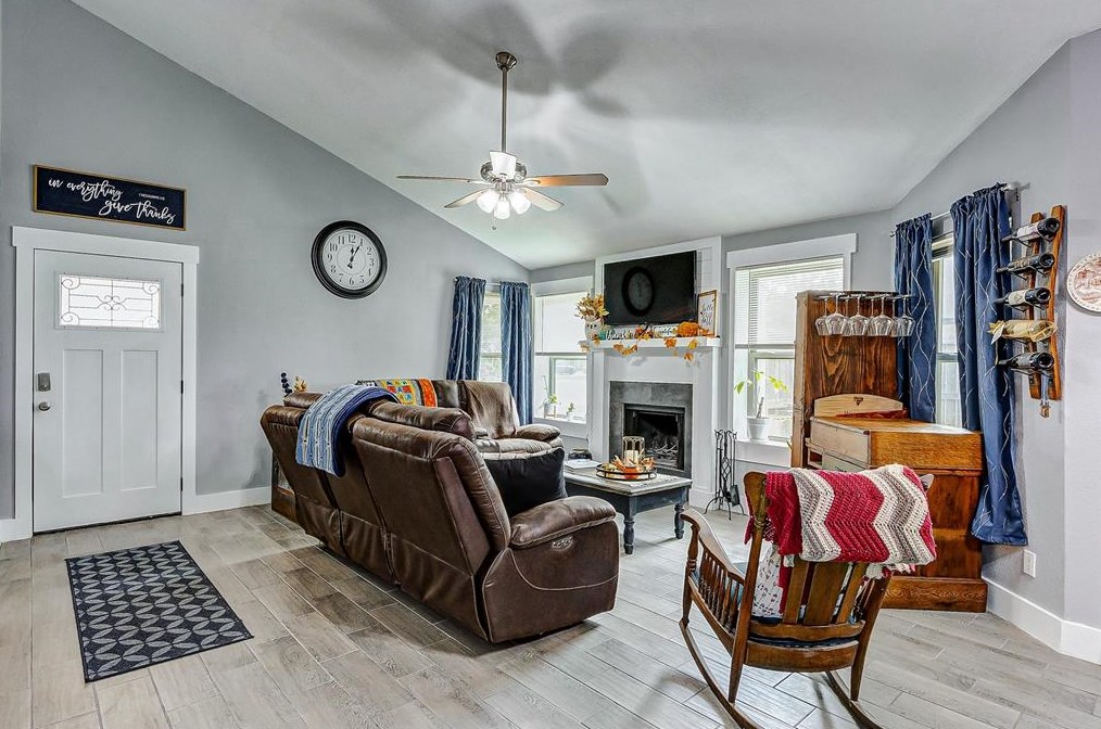 10718 Grand Pines Dr, Sugar Land TX  77498-1775 exterior