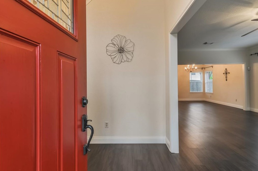 1431 New Cedars Dr, Houston TX  77062-2280 exterior