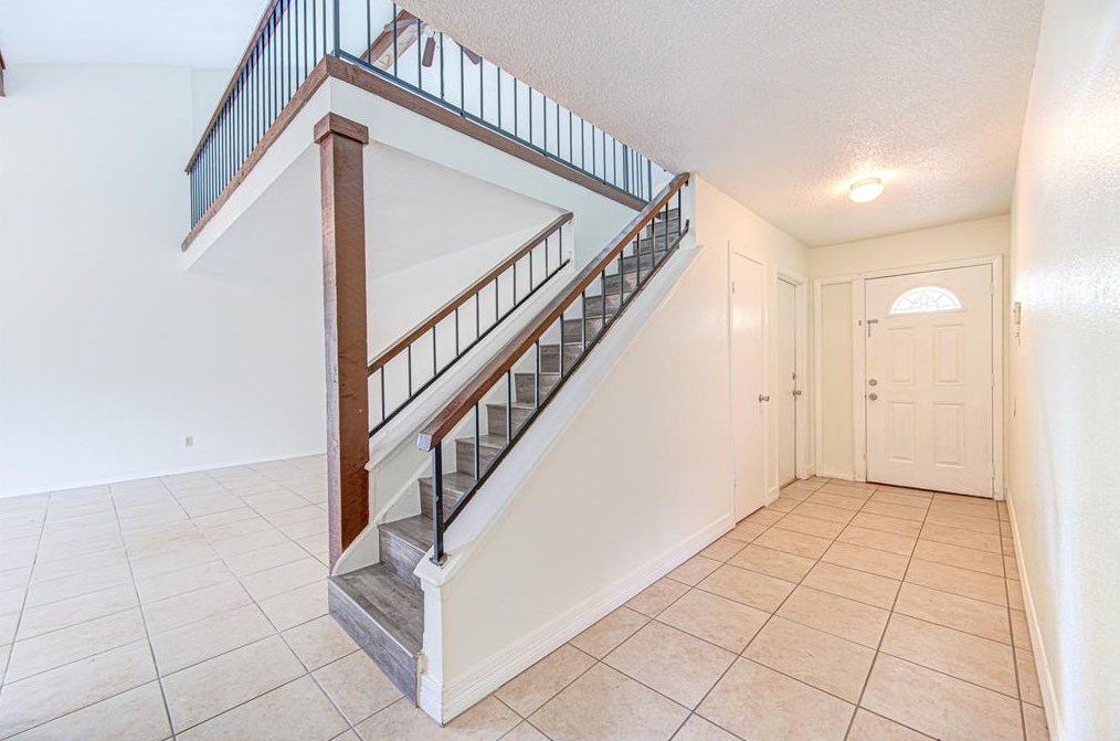 5723 Fairview Forest Dr, Houston TX  77088-1215 exterior