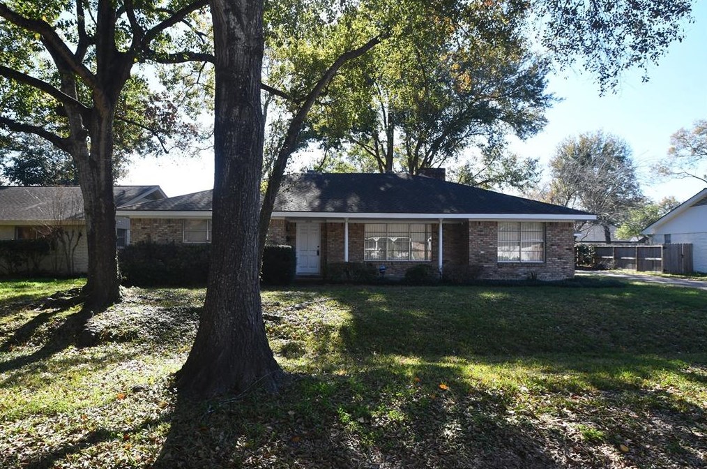 10131 Moorberry Ln, Houston TX  77080-5222 exterior