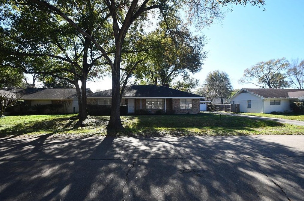 10131 Moorberry Ln, Houston TX  77080-5222 exterior