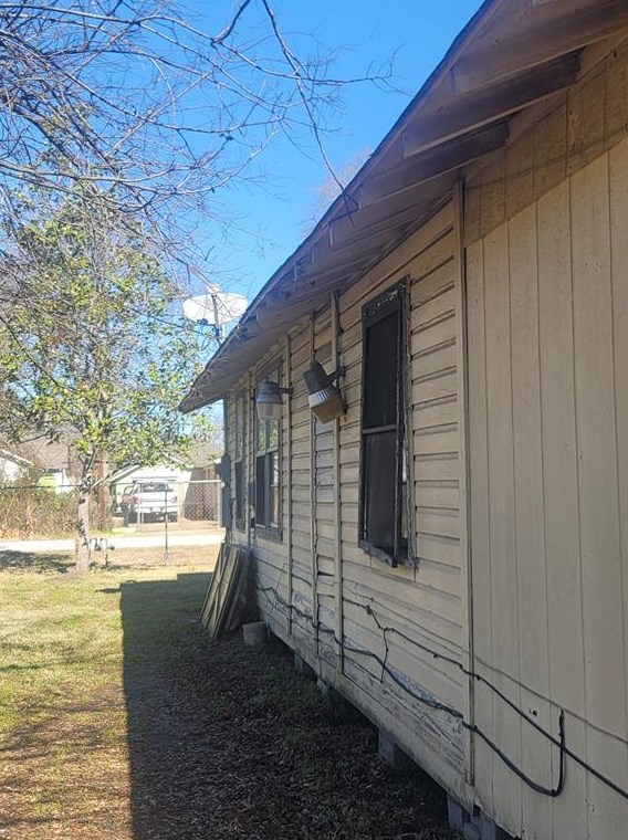 3414 Le Badie St, Houston TX  77026-2623 exterior