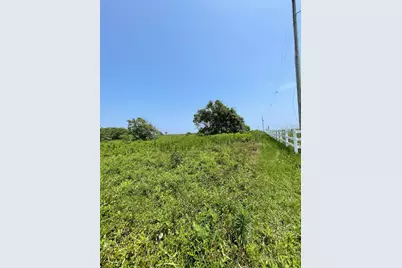 672 Highway 87, Gilchrist, TX 77617 - Photo 3