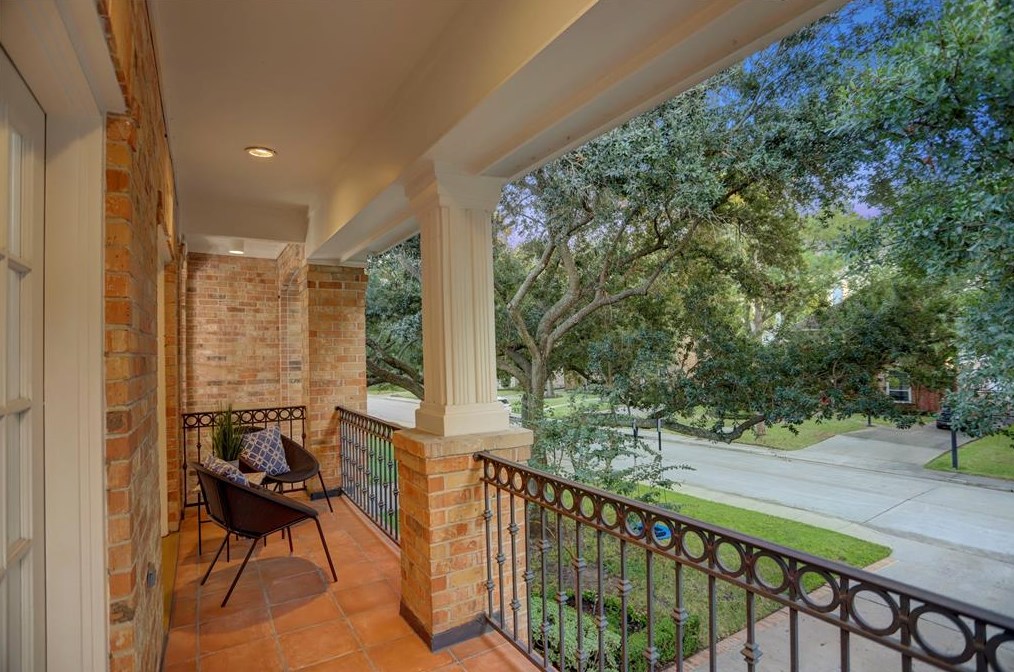 3634 Gln Hvn Blvd, Houston TX  77025-2184 exterior