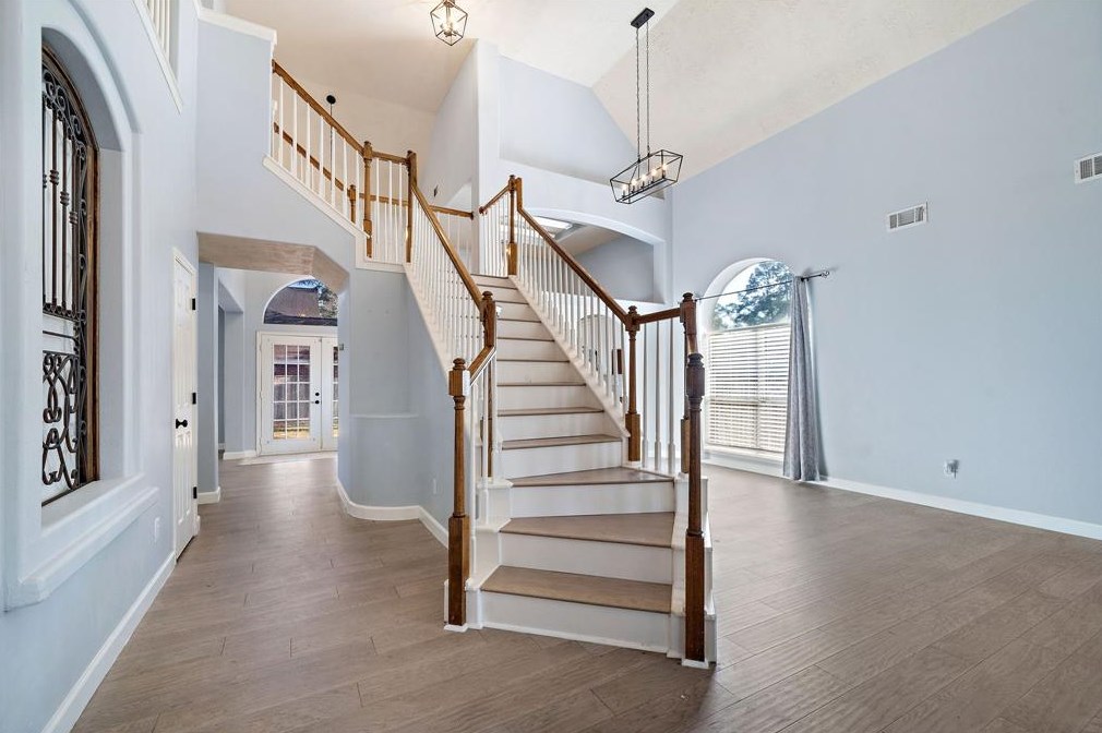 9543 Rodgers Rd, Houston TX  77070-2023 exterior