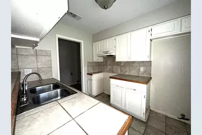 11024 S Hwy 71, El Campo, TX 77437 - Photo 13