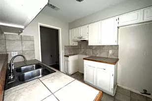 11024 S Hwy 71, El Campo, TX 77437 - Photo 13