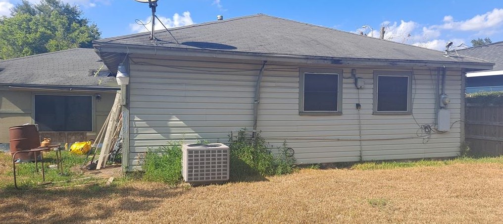 5018 Rapido Rd, Houston TX  77033-2641 exterior