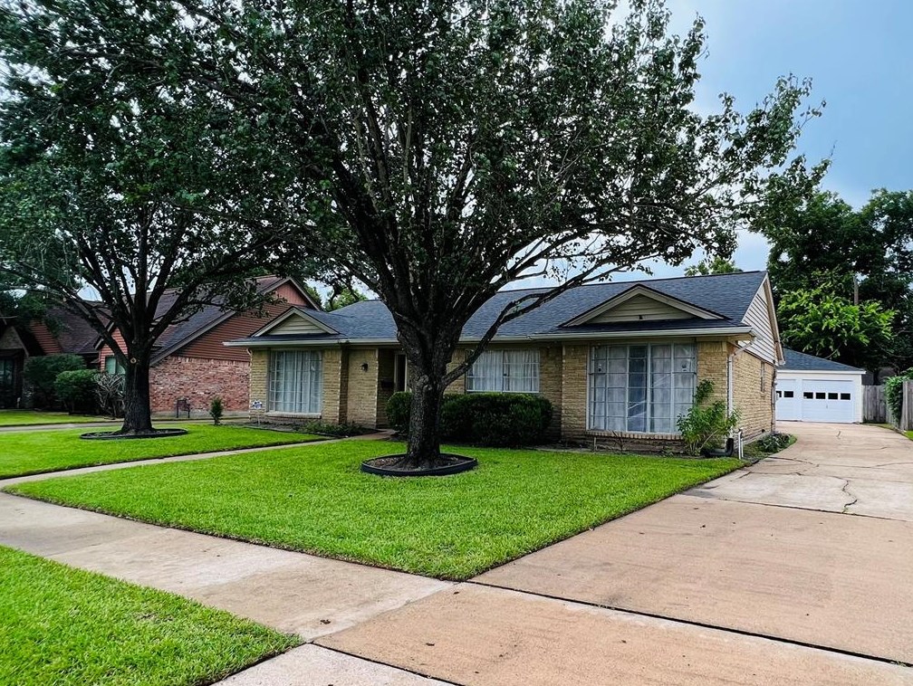 8503 Sharpcrest St, Houston TX  77036-5511 exterior