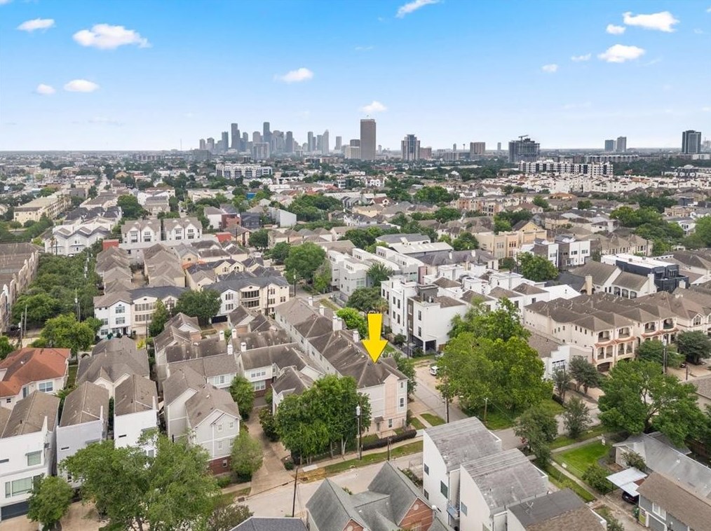 5522 Rose, Houston TX  77007-5755 exterior